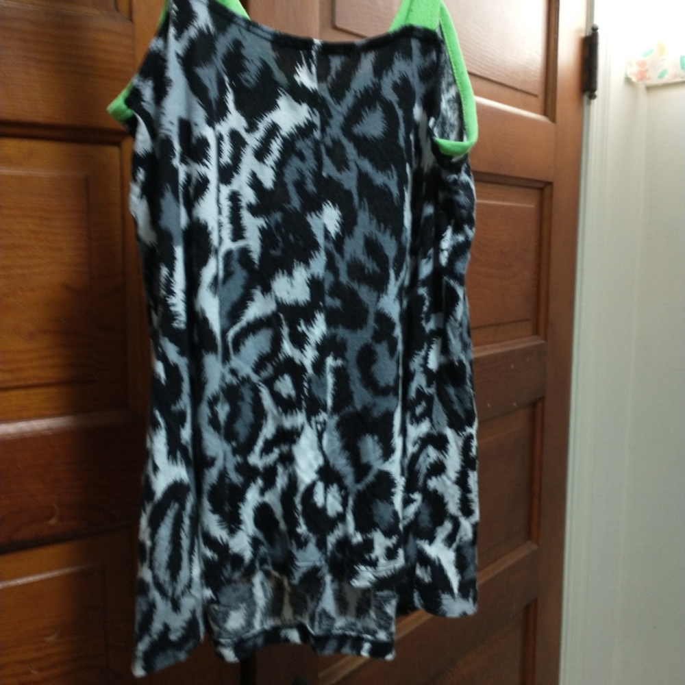 Cute Tank Top - Picture 3 of 5
